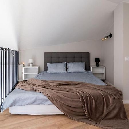 New Loft With Rooftop Terrace In The Old Town Riga Exterior photo