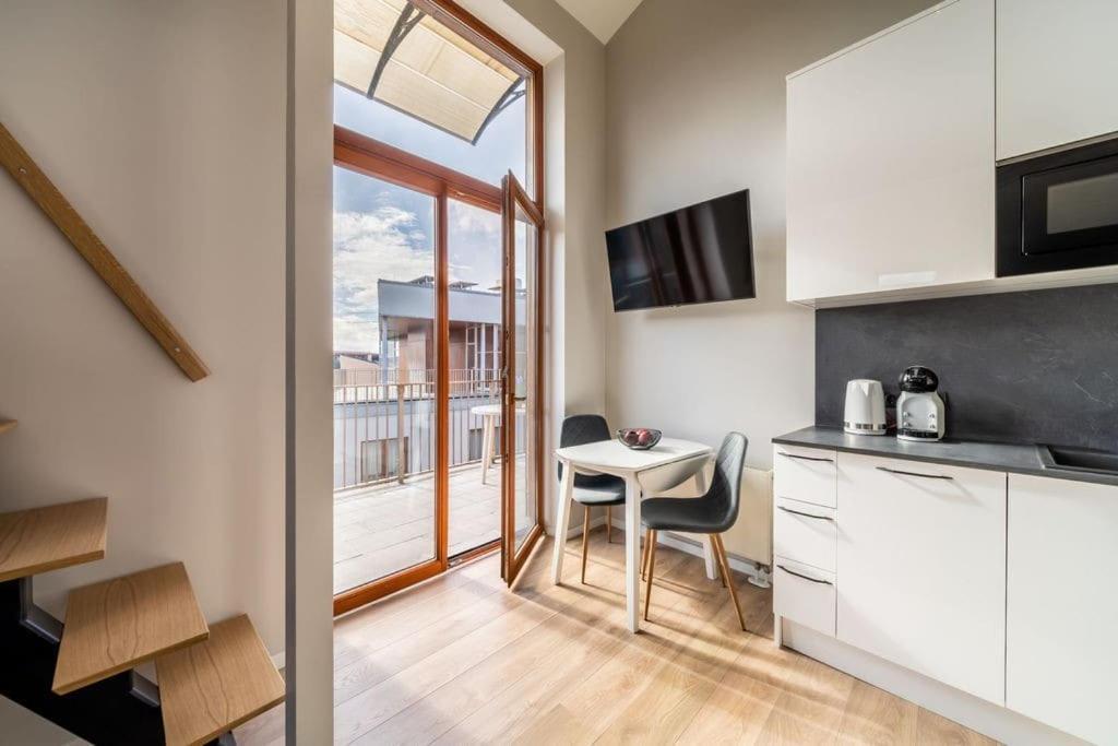 New Loft With Rooftop Terrace In The Old Town Riga Exterior photo